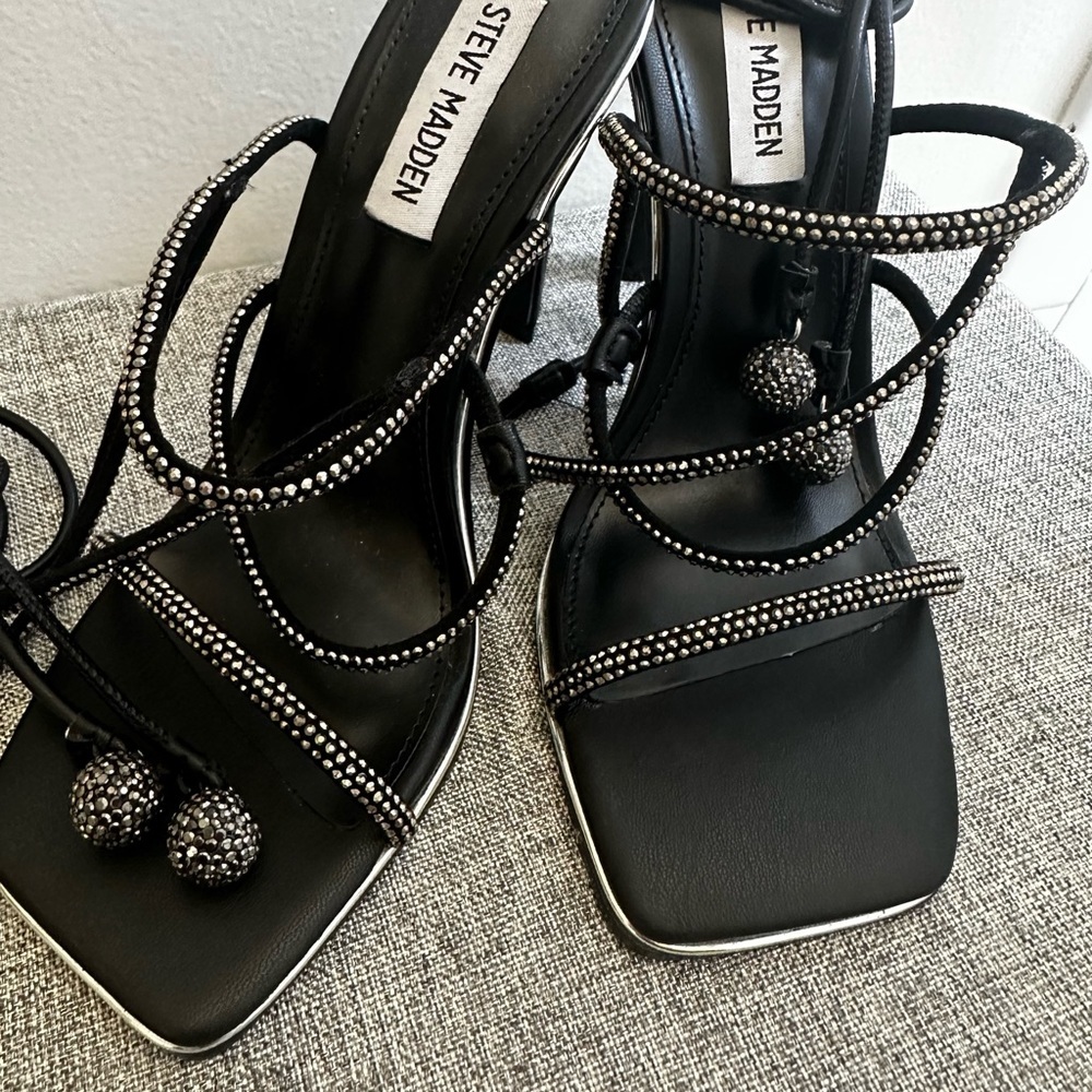 Steve Madden Unveil Wrap Heels - Black Size 6.5 - NEW - Picture 3 of 7
